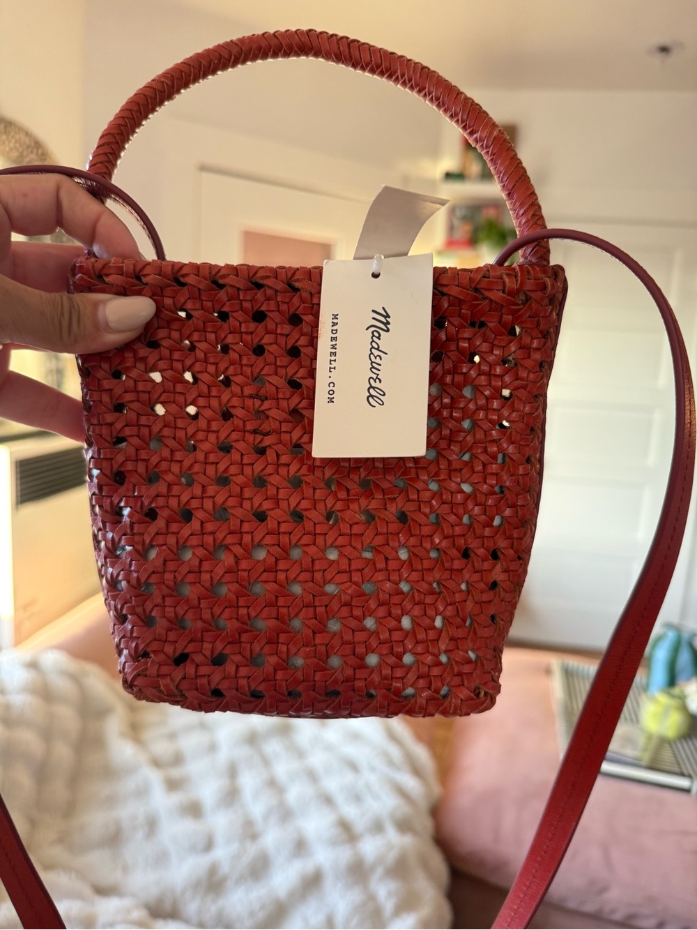 Madewell Red Woven Crossbody Bag - Picture 5 of 7